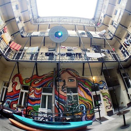 Dbc Hostel Budapest Esterno foto