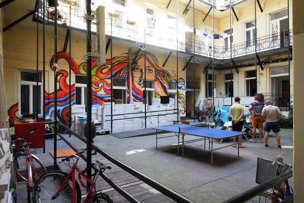Dbc Hostel Budapest Esterno foto