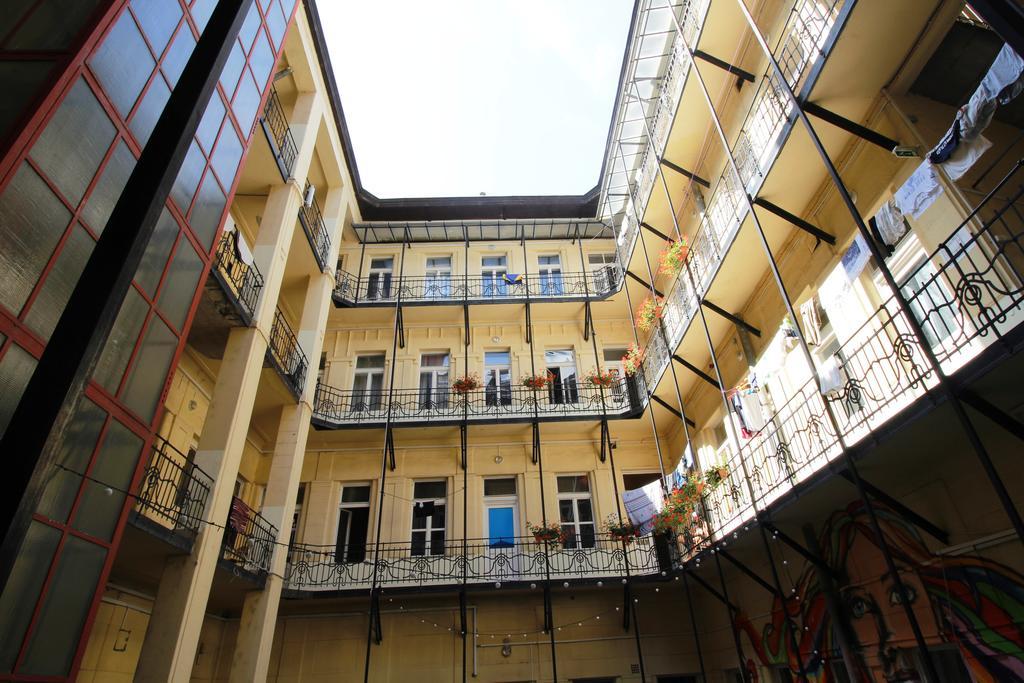 Dbc Hostel Budapest Esterno foto