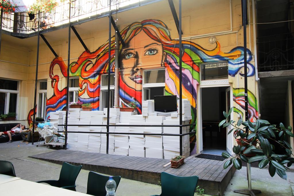 Dbc Hostel Budapest Esterno foto