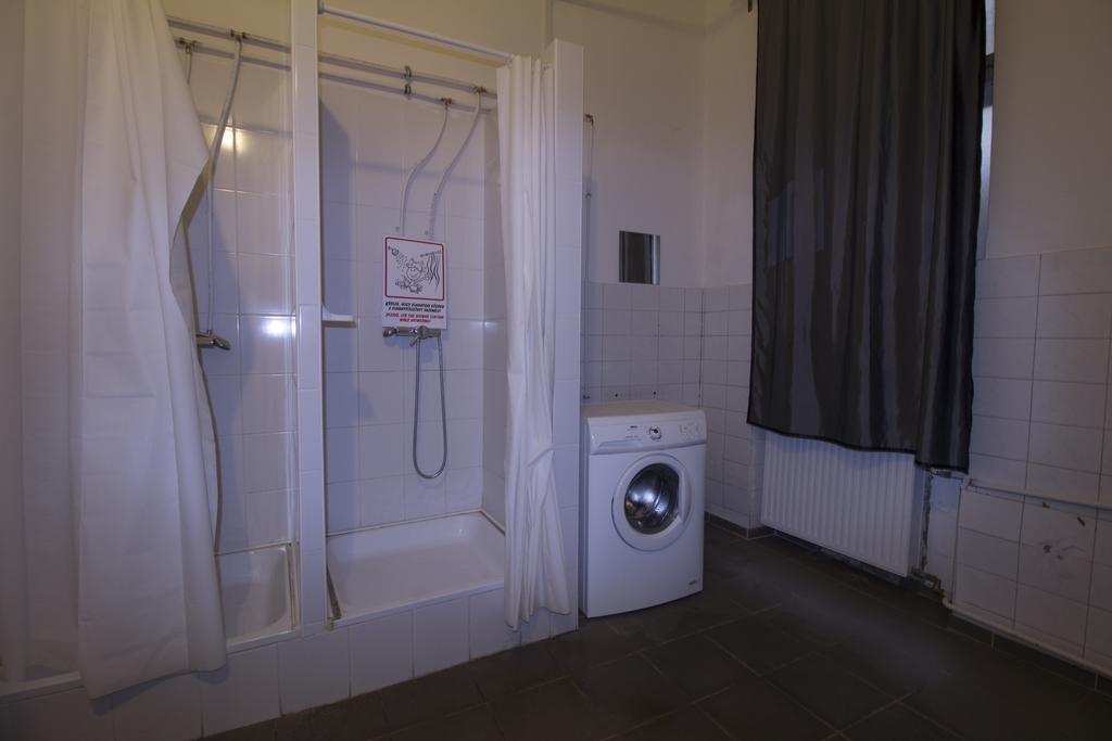 Dbc Hostel Budapest Esterno foto