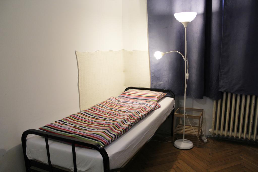 Dbc Hostel Budapest Esterno foto