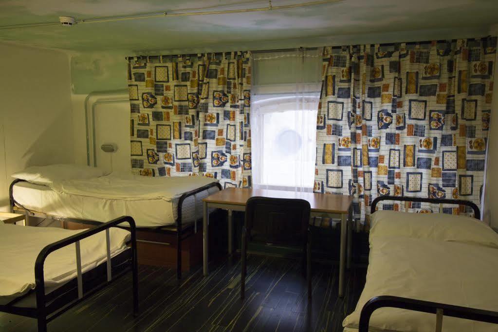 Dbc Hostel Budapest Esterno foto